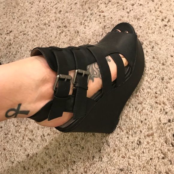pink and pepper Shoes - ⚠️BUY1GET1FREE⚠️Black buckle strap wedge heels